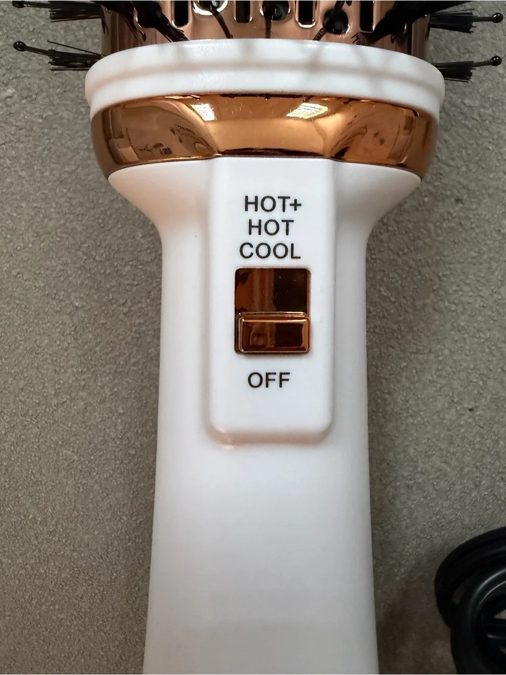 Brand New Plavogue Dual Voltage Blow Dryer Brush for use in USA&European Travel